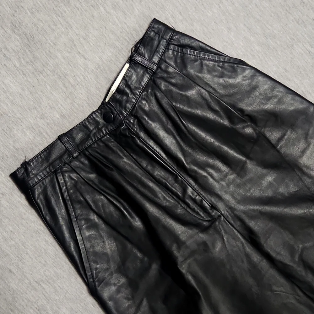 Vintage Cedars Petites High Rise Black Leather Pleated Trousers Tapered Pants - Picture 5 of 15